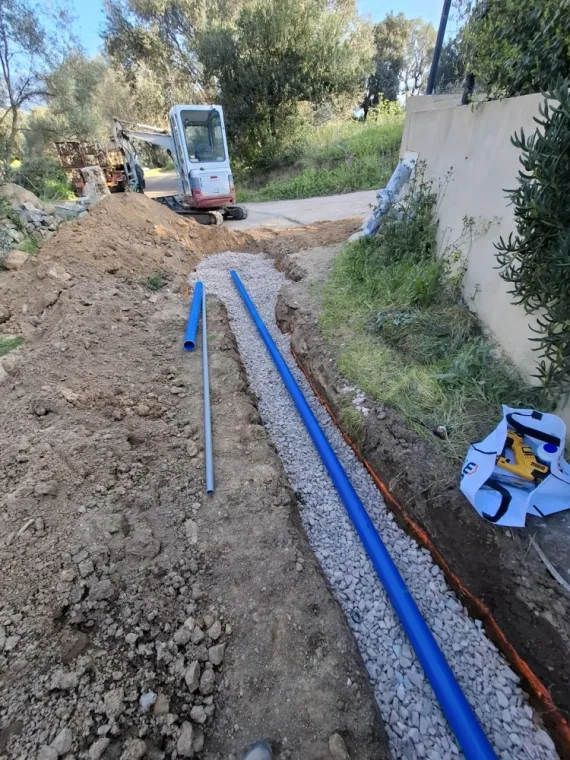 Création d'un drain pour eau pluviale à Sotta