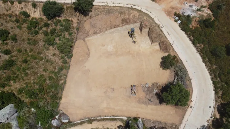 Terrassement en pleine masse à Pinarello pour la construction d'une habitation, Porto-Vecchio, Corse TPM