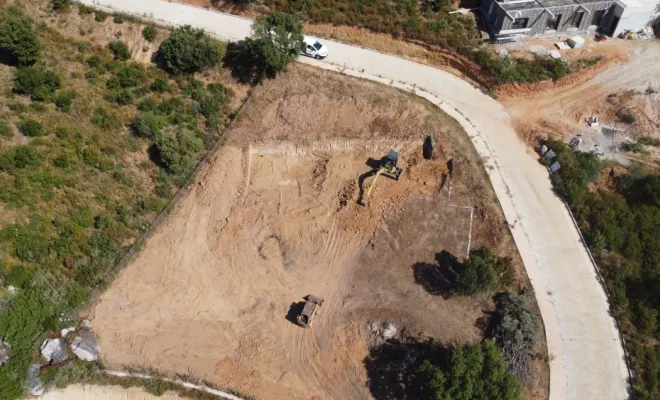 Terrassement en pleine masse à Pinarello pour la construction d'une habitation, Porto-Vecchio, Corse TPM