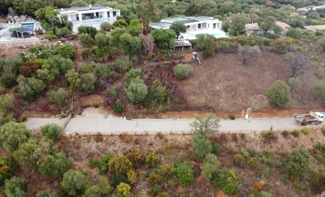 Démaquisage d'un terrain pour future construction d'habitation individuelle, Porto-Vecchio, Corse TPM
