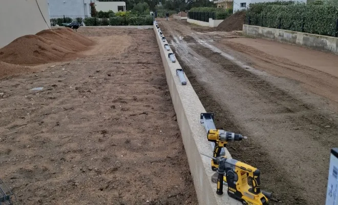 Pose d'un grillage à Lecci , Porto-Vecchio, Corse TPM