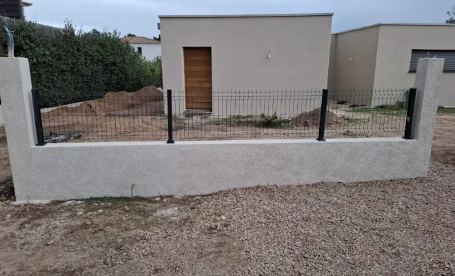 Pose d'un grillage à Lecci , Porto-Vecchio, Corse TPM