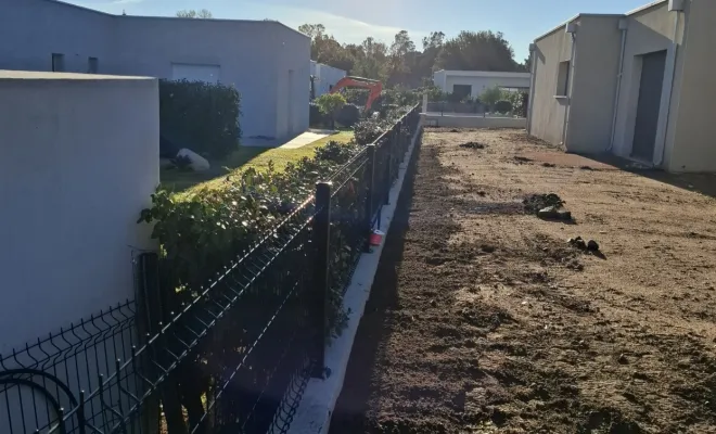 Plantations pour création d'une haie brise vue à Porto-Vecchio, Porto-Vecchio, Corse TPM