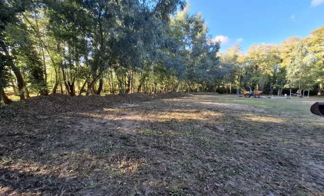 Nettoyage d'une carrière et création d'un andain à Lecci, Porto-Vecchio, Corse TPM