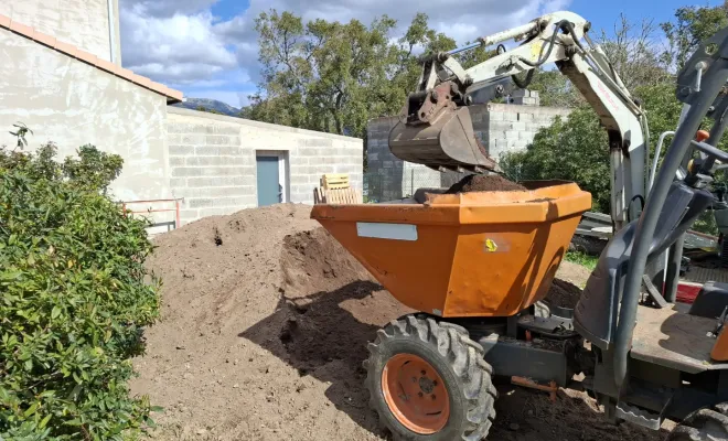 Terre végétale disponible en livraison, Porto-Vecchio, Corse TPM